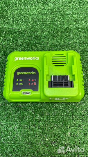 Зарядное устройство Greenworks 40V G40UC5 с выходн