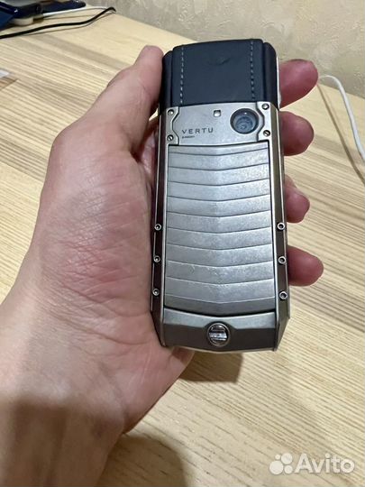 Vertu Ascent 2010, 32 ГБ