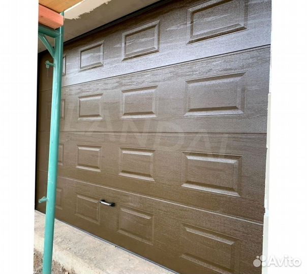 Секционные ворота