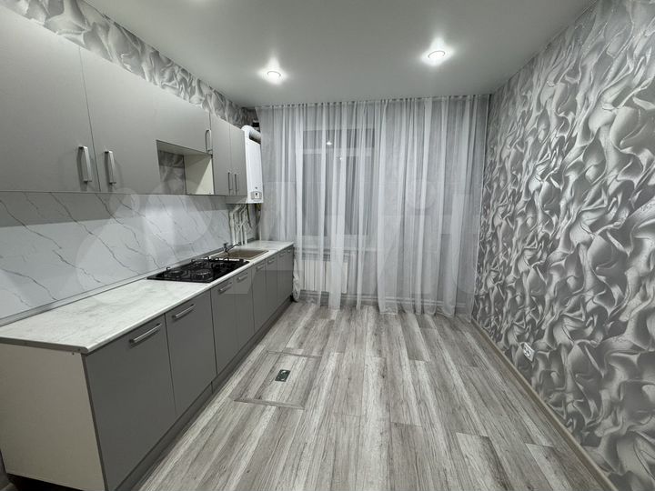 3-к. квартира, 85 м², 1/1 эт.