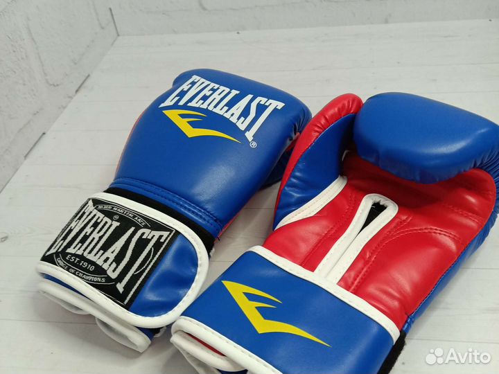 Боксерские перчатки