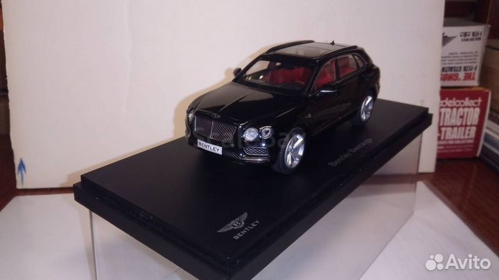 1:43 Bentley Bentayga 2015 / Acura NSX 2017