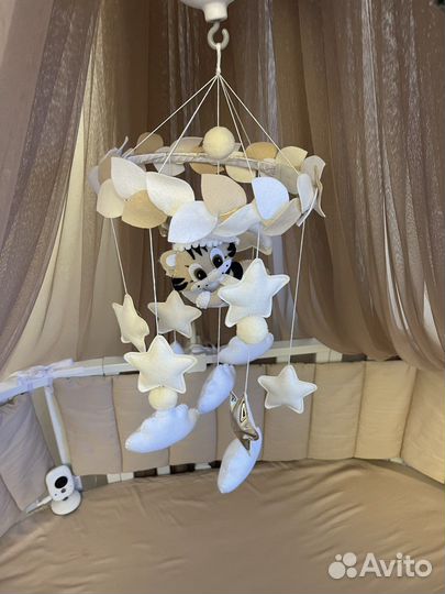 Детский мобиль в кроватку