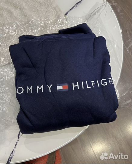 Спортивный костюм tommy hilfiger новый