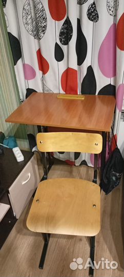 Стол парта со стулом