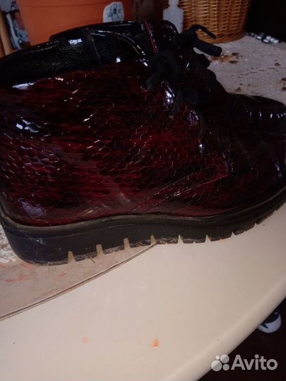 Ботинки женские 37 размер,лак кожа натур