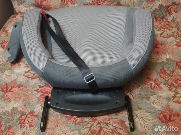 Автокресло бустер Heyner с креплением SafeUpFix