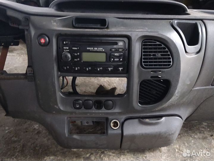 Панель (парприз) Ford Transit 2000-2006