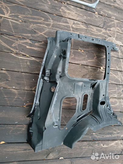 Усилитель заднего крыла Honda HRV Хонда Шрв