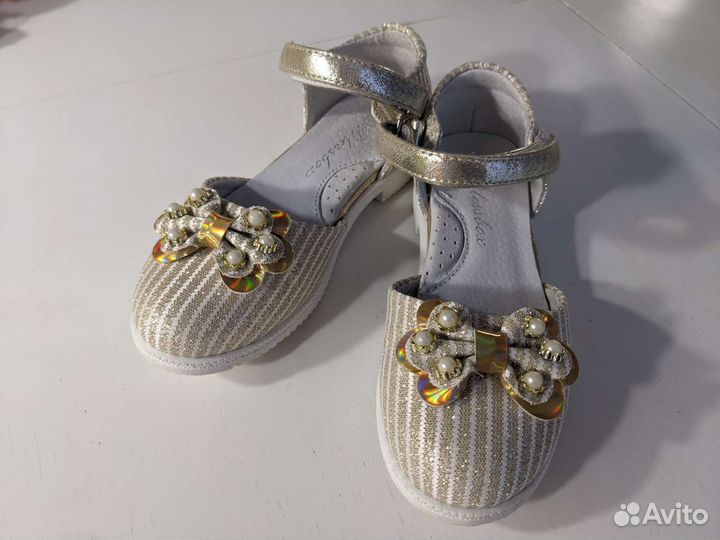 Нарядные туфли для девочки