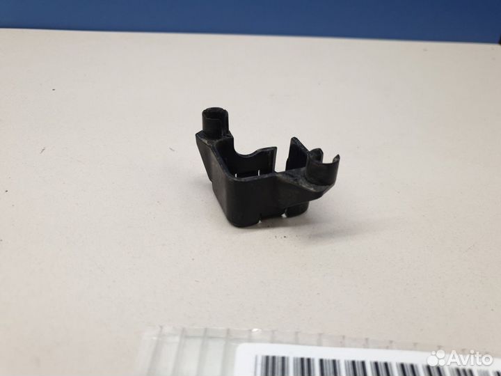 Кронштейн зеркала правого Renault Logan 2 2014