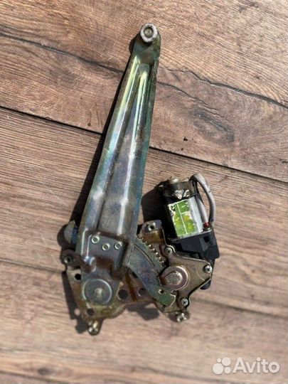 Стеклоподьемник задний правый Geely Mk 2010