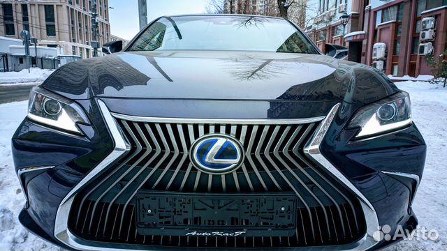 Lexus ES 2.5 CVT, 2019, 92 000 км с пробегом, цена 3945000 руб.