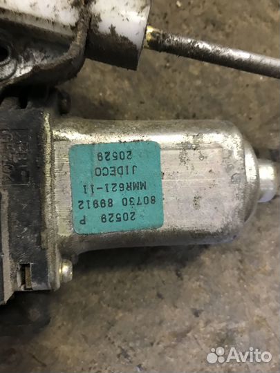 Стеклоподъемник передний правый Nissan Maxima A33