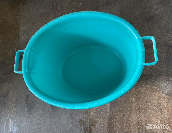 Тазы пластмассовые СССР 2 шт