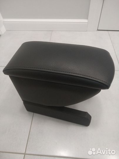 Подлокотник для Шкода Октавия Тур