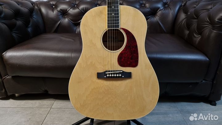 Акустическая гитара + аксессуар