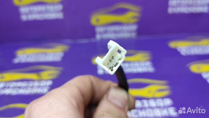 Замок ремня безопасности передний правый Nissan