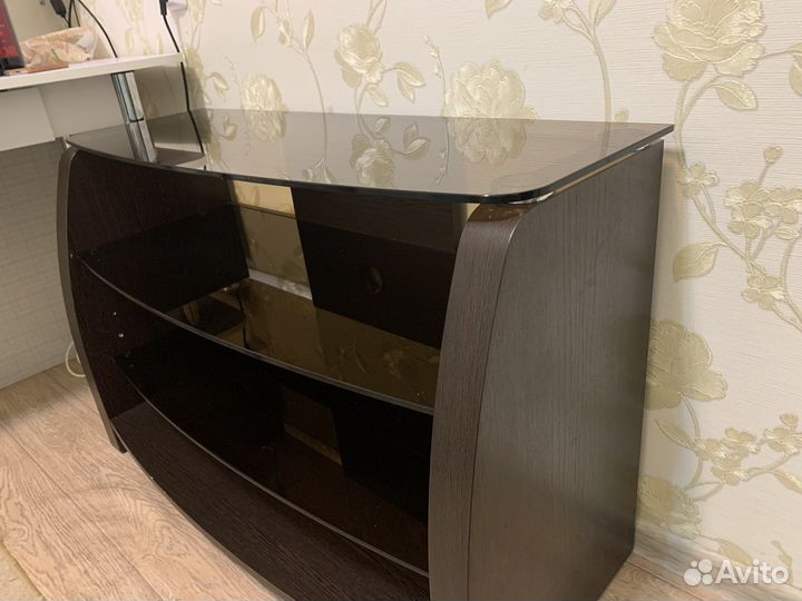 Тумба стеклянная под телевизор