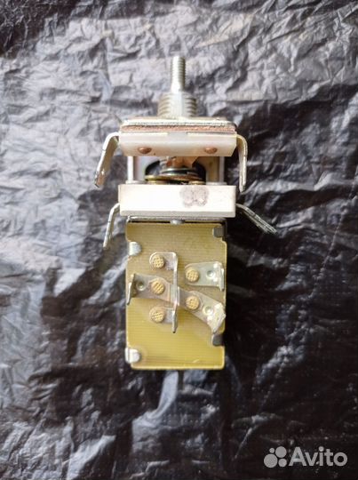 Переключатель света (41.3709, 411.3709, 53.3709)