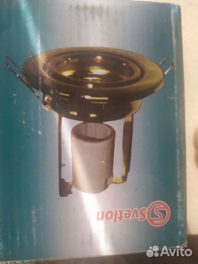 Светильники встраиваемые новые и лампочки 9штук