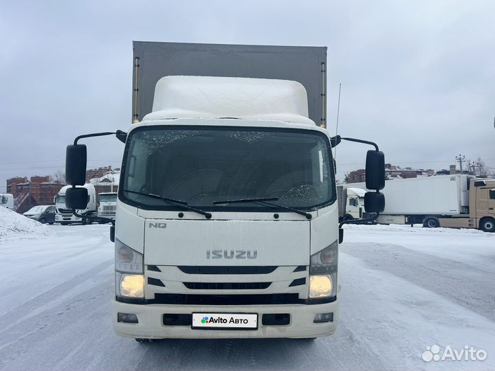 Тентованный грузовик 40 м³ Isuzu NQR90, 2018