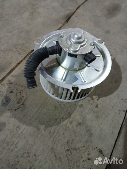 Мотор отопителя экскаватора хитачи