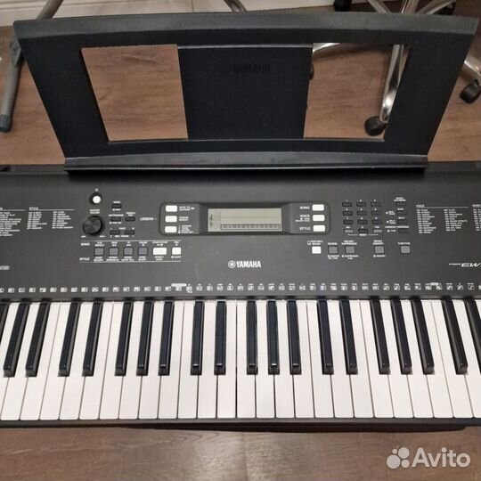 Синтезатор Yamaha PSR EW300