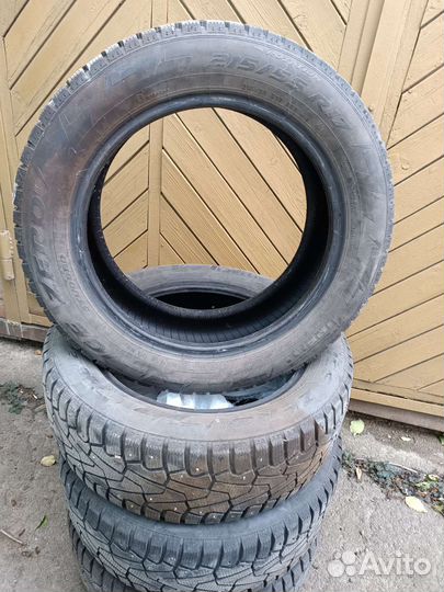 Pirelli Ice Zero 215/55 R17