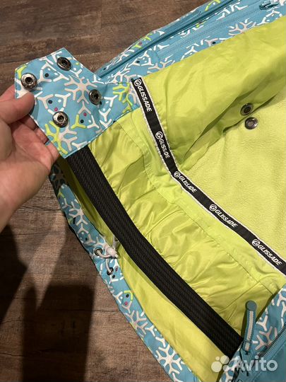 Продам детскую куртку унисекс
