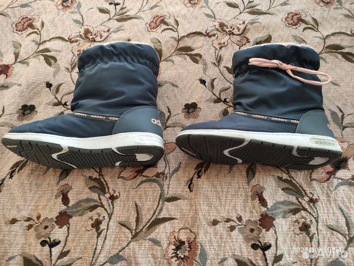 Полусапожки на девочку adidas 36 размер