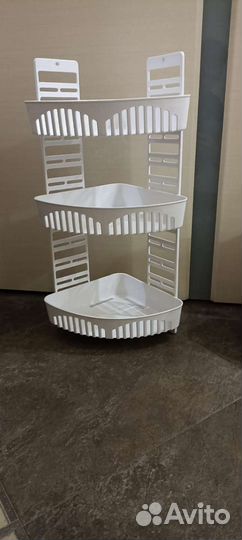 Угловая полка в ванную комнату