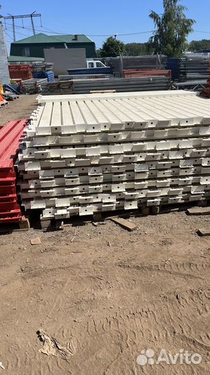 Гравитационные стеллажи на склад