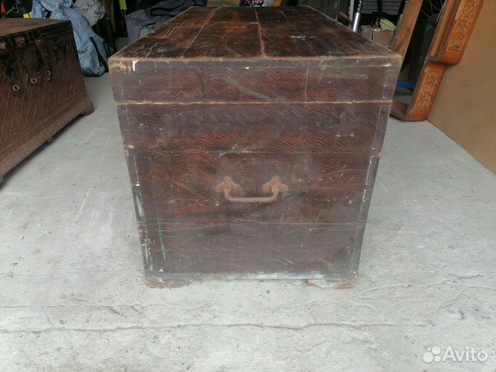 Сундук деревянный старинный