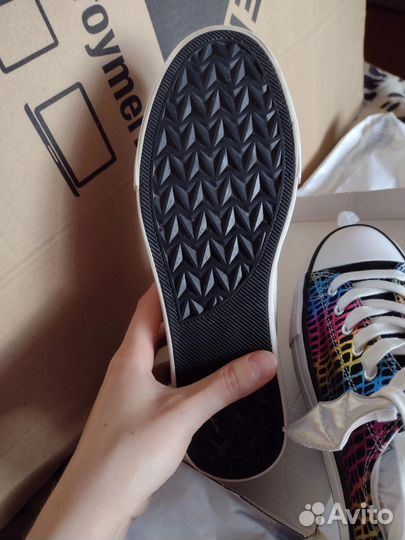 Новые кеды с крыльями