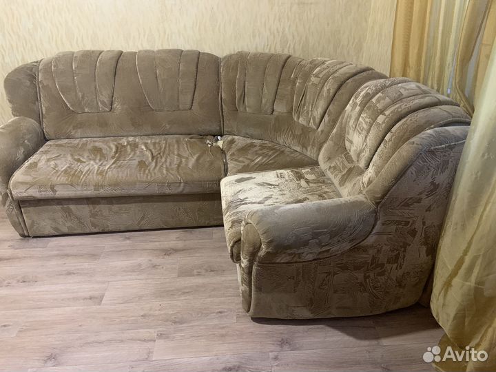 Продам угловой диван бу