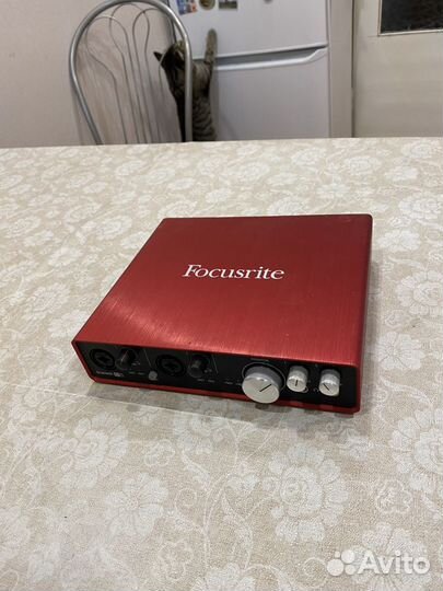 Focusrite scarlett 6i6 звуковуха топ)