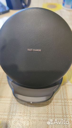 Беспроводная зарядная станция Samsung