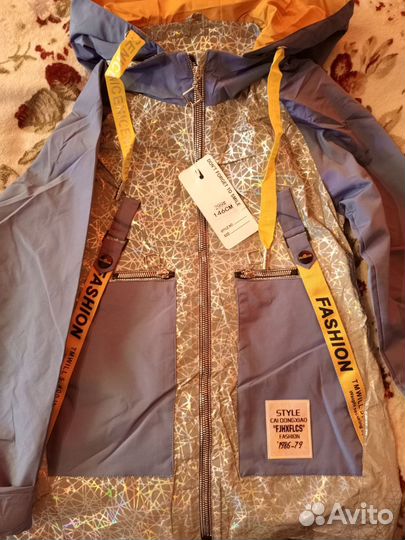 Куртка на девочку ветровка146р