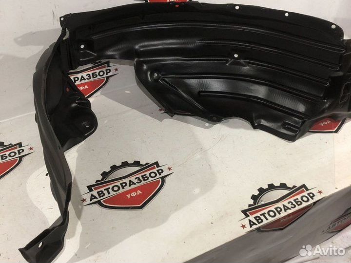 Подкрылок передний правый Mazda 3 BM