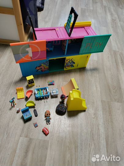 L.O.L. Surprise Clubhouse Playset с мебелью