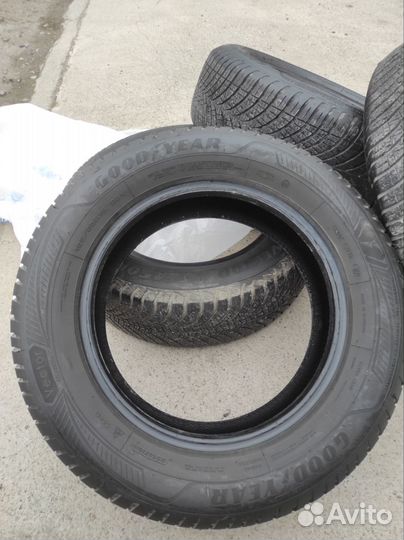 Goodyear Vector 4Seasons Gen-3 195/65 R15