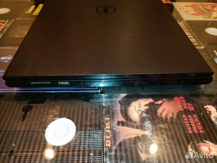Ноутбук dell inspiron 15