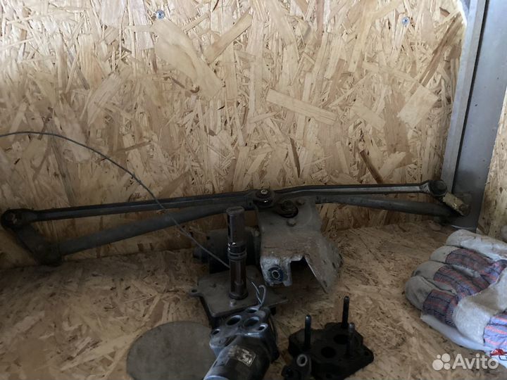 Трапеция дворников audi V8