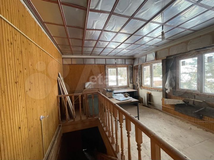 Дом 373 м² на участке 11 сот.