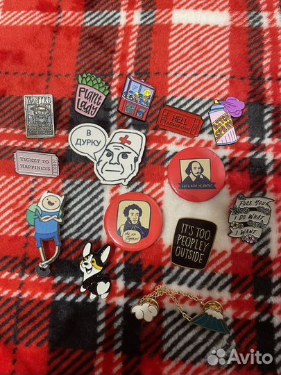 Пины и значки