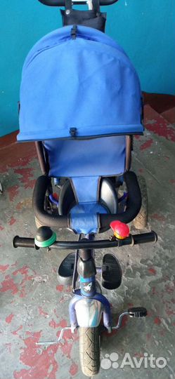 Трехколесный велосипед с родительской ручкой