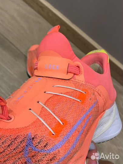 Кроссовки nike tempo next