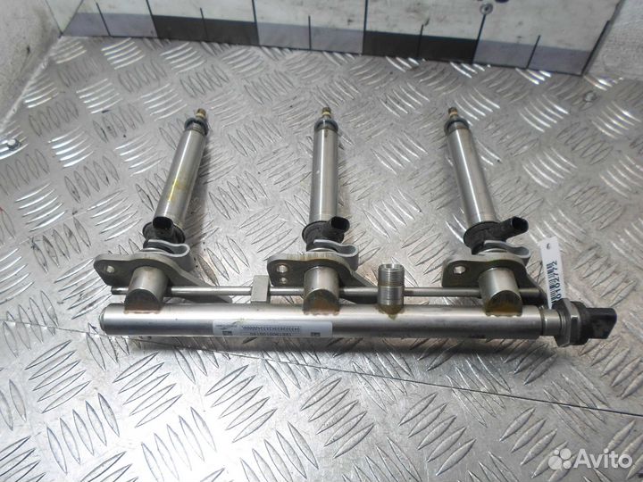 Б/У Топливная рампа С форсунками 2760703995