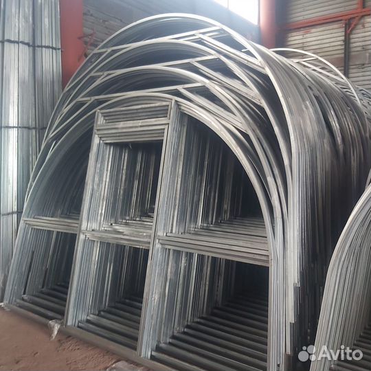 Теплицы с поликарбонатом и чехлом